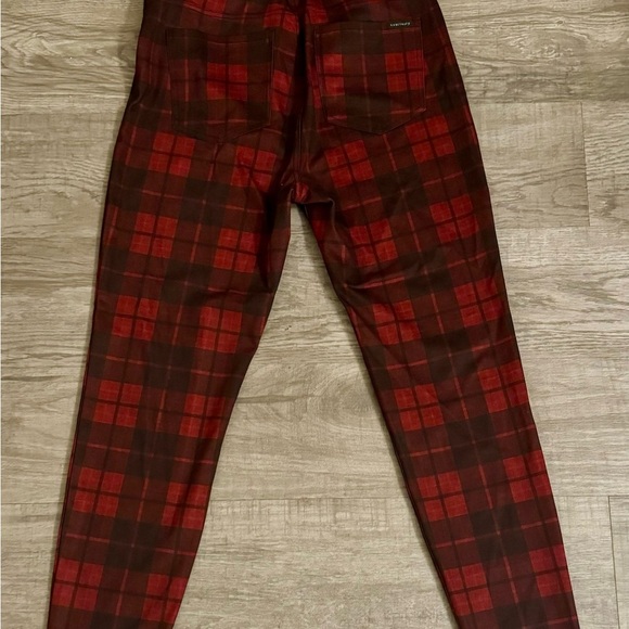 NWT Y2K 90’s Vibe Sanctuary Red and Black Plaid Cropped Pants ~ SZ: M - Picture 3 of 9